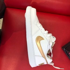 Meet your Posher, Wyatt